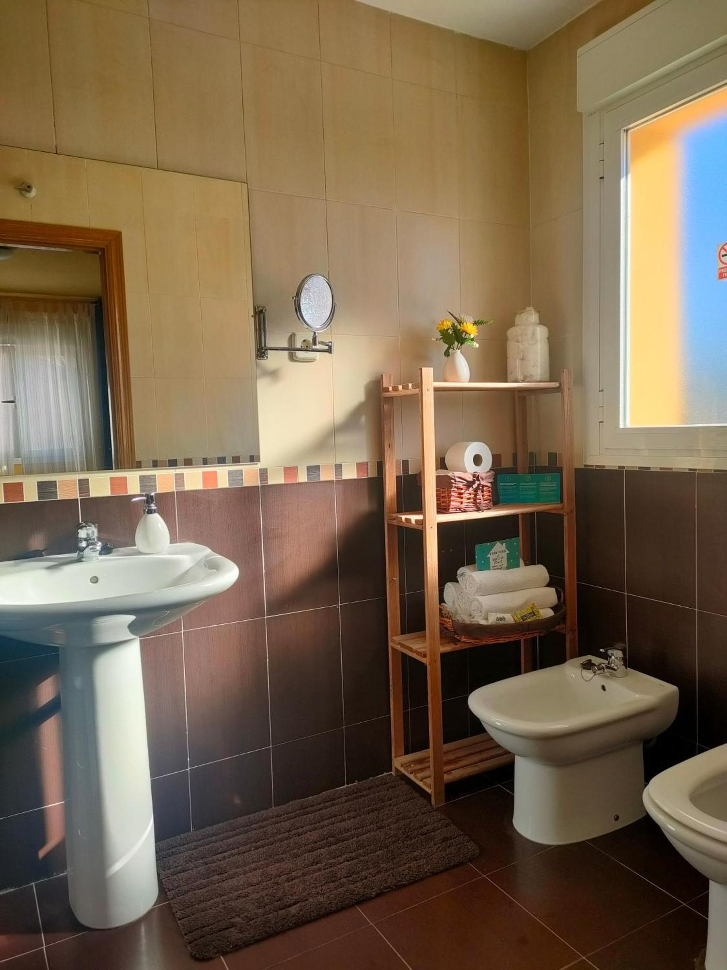 Homey Stays Anover de Tajo Ngoại thất bức ảnh